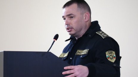 Поне 100 задържани мигранти при акция в Бургаско