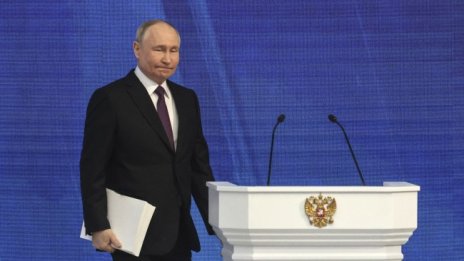 Мирът на Путин: Украйна неутрална, почти без армия, руският език официален