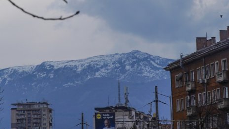 Времето днес - облачно без валежи, следобед слънце 