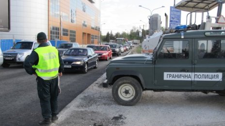 Българо-румънски полицаи ще регулират трафика по границите за Великден 