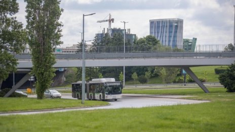 Затварят аварийно част от детелината на бул. "България" в София