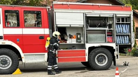 Пожар избухна в блок в Стара Загора, двама с изгаряния