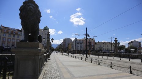 Промяна в движението в София за измиване на транспортни подлези