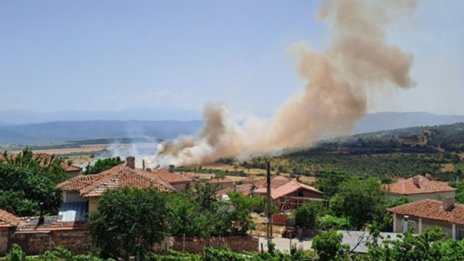 Два големи пожара в Южна България, има изгорели къщи