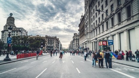 Барселона с радикално решение: До 5 г. в града не трябва да има нито едно ваканционно жилище