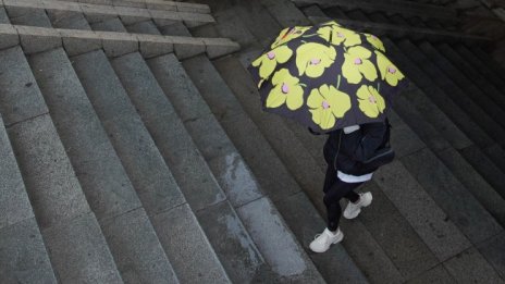 Времето днес: Ще вали и гърми на много места в страната