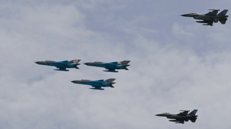 Румъния вдигна свои F-16 заради руски дронове