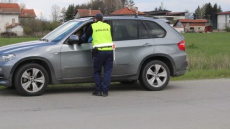 Двама полицаи от Лом нападнати в Долно Церовене