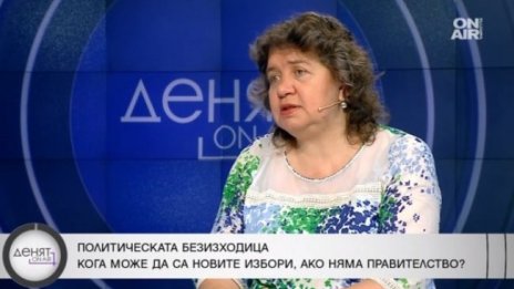 Доц. Киселова: Президентът е господар на часовника