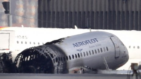 Руски самолет "Superjet-100" се разби край Москва