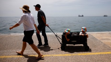 Предупреждение заради повишения брой случаи на COVID-19 в Гърция