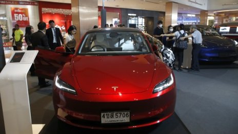 Украинци използват батериите на Tesla за електричество