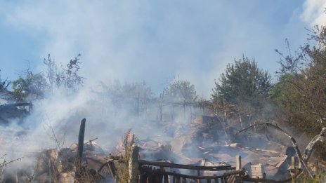 Пожар пламна и край Цалапица