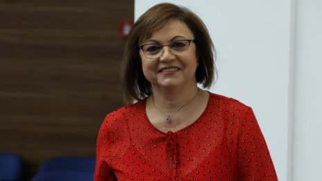 Нинова: Не промивайте мозъците на децата