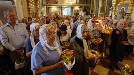 Приказка за две църкви: Как войната в Украйна раздели и духовния свят? 