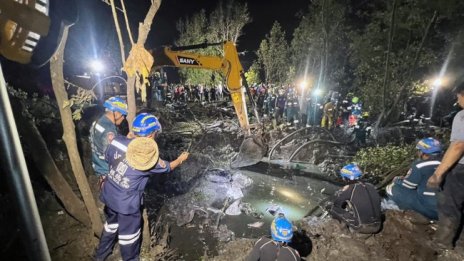 Самолет с девет души се разби в гора близо до Банкок