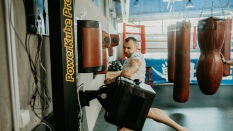 Български бойци тестваха силата си на уреда PowerКube в SENSHI GYM - Варна