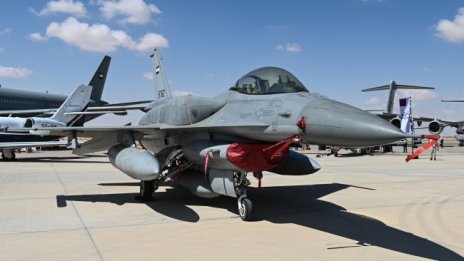 Дарените на Украйна F-16 са стари, стават само за подвижни мишени