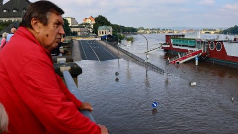 Елба се надига, заплашва да залее Дрезден