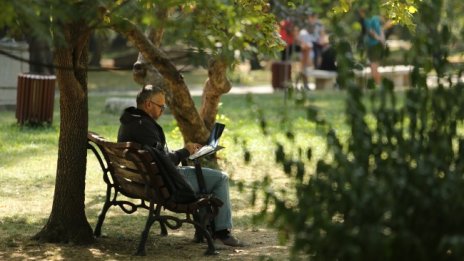 Утре ще е облачно по Черноморието, слънчево ще е в планините