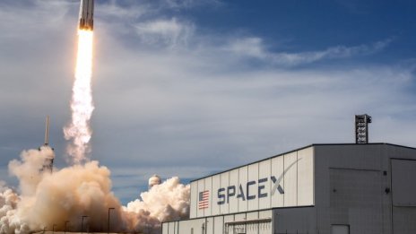 Мъск и SpaceX ще инвестират $15 млрд. във Виетнам