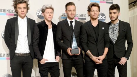 Момчетата от One Direction разчувстваха с посланията си към Лиъм Пейн