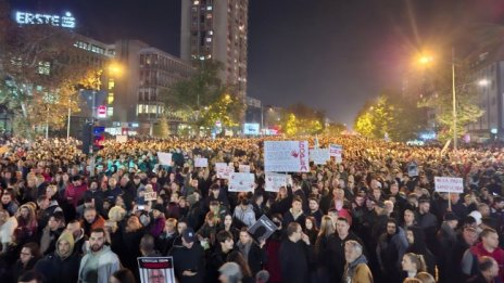 Хиляди протестираха в Нови сад: Корупцията ни убива! 