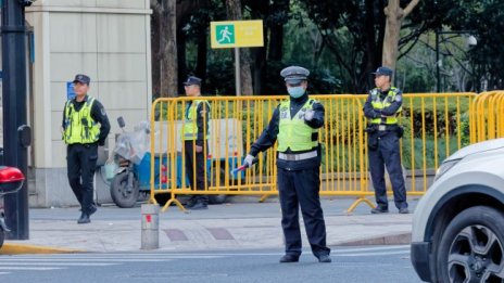 Кола се вряза в тълпа в Китай, 35 са загинали