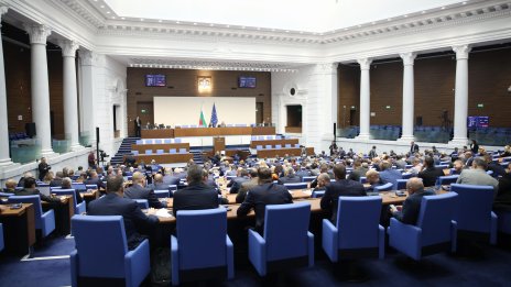 Невиждано: Депутатите осъмнаха в дебати, гласувайки окончателно бюджета