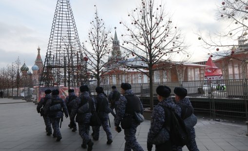 В руската икономика липсват 2 млн. работници, наемат тийнейджъри и пенсионери