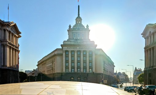 Слънчево и топло време в събота, градусите ще достигат до 15°