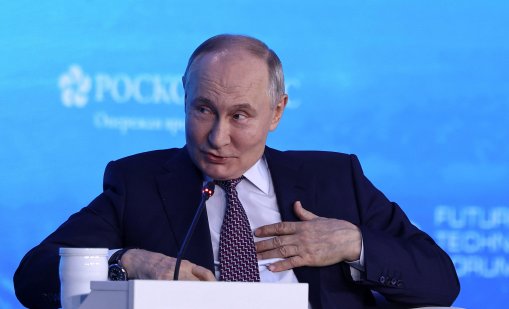 Как Путин поласка, манипулира и измами петима американски президенти? 