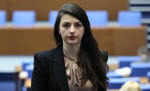 Лена: Борисов и Пеевски подаряват 300 млн. лв. на ресторантьорите