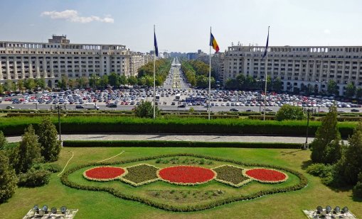 Парламентът е Букурещ ще бъде осветен в цветовете на украинското знаме