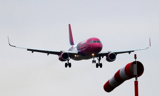 Wizz Air блокира стотици пътници за Бургас на летище в Лондон