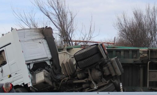 Българи - шофьори на камион, загинаха при тежка катастрофа в Испания