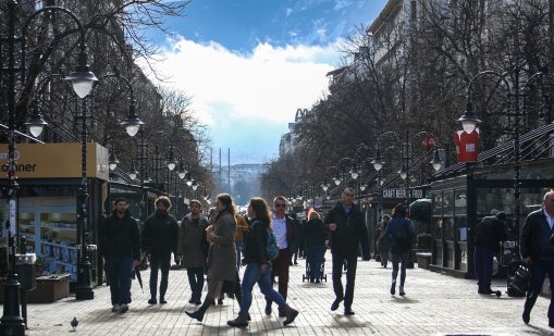 Половината българи предпочитат сегашното правителство пред нови избори