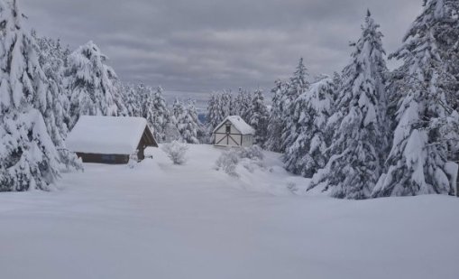 Сняг до кръста в Пирин, снежната покривка на места е 1,5 м