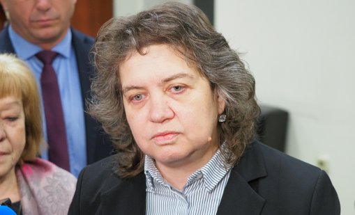 Киселова не вижда драма в забавянето на бюджета