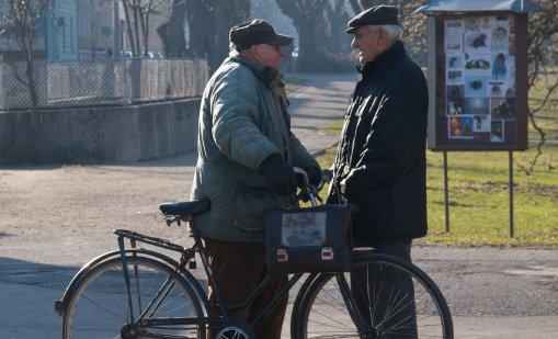 Последно: По 100 лева за Коледа на 330 000 най-бедни пенсионери