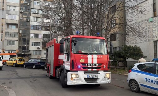 Жилищна сграда гори на ул. “Цар Симеон” в София