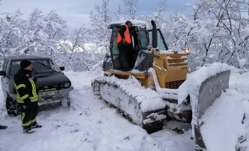 Заваляха искове от родопски села, изкарали празниците на тъмно