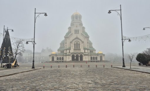 Времето днес: Мъгливо, слънцето се показва следобед