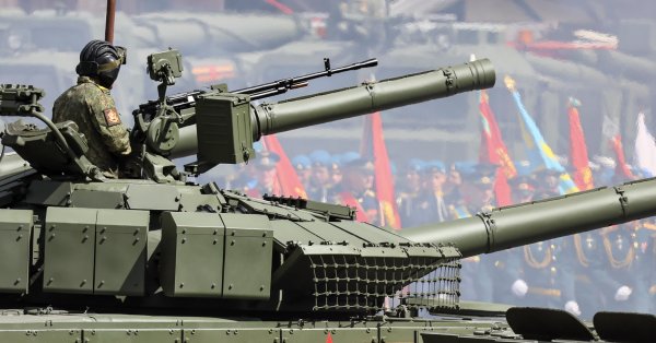 西側はどのようにしてウクライナでのロシアの戦争に資金を提供し続けていますか？