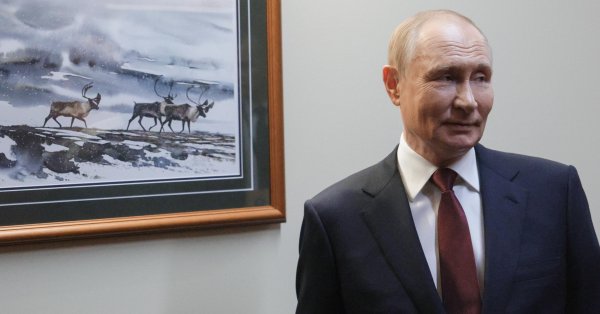 Putin Exoskeleton Theory: Legs Convulsing Mystery