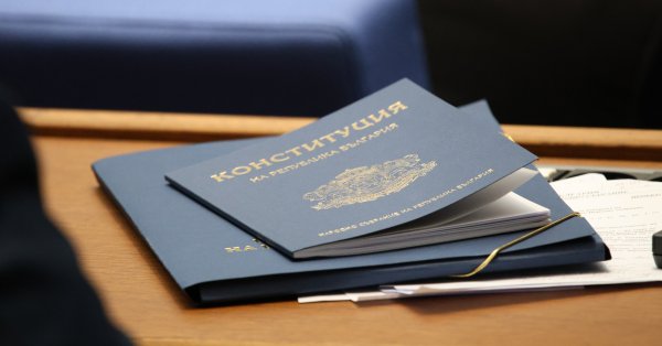 弁護士：ユーロの国民投票は違憲です