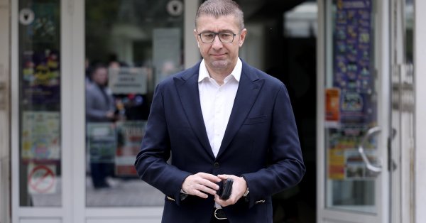 Mickoski は独立した RSM ではなく「Serbski Svyat」で働いています