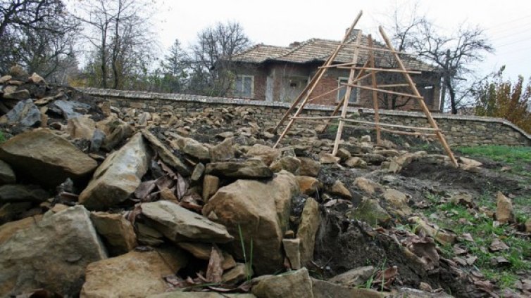 Пак сринаха паметника на турския войн в Славяново