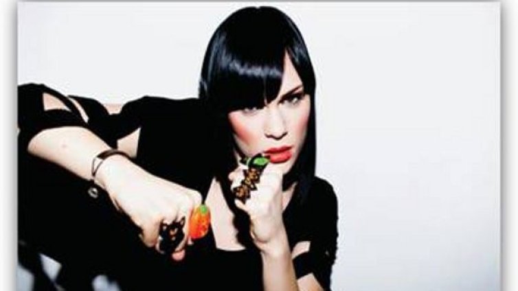 Jessie J с 4 отличия за "черна" музика