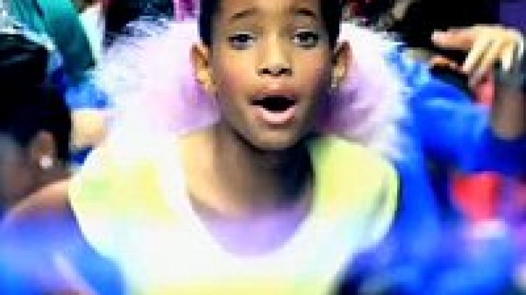 Излезе лудия клип на Willow Smith